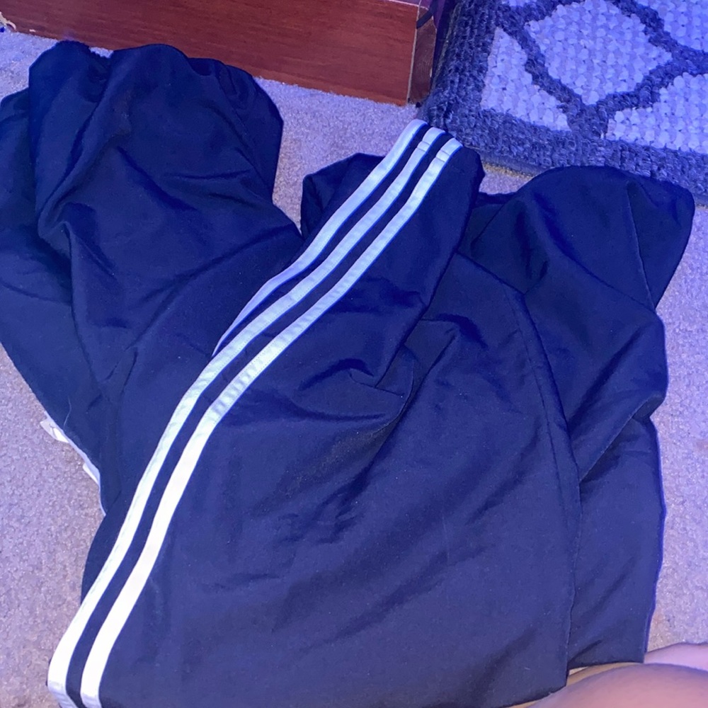 These sweats are too big for me